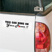 Deze auto draait op Yarn Power! Bumpersticker (Op Truck)