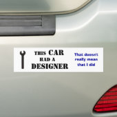 Deze auto had een ontwerper bumpersticker (Op auto)