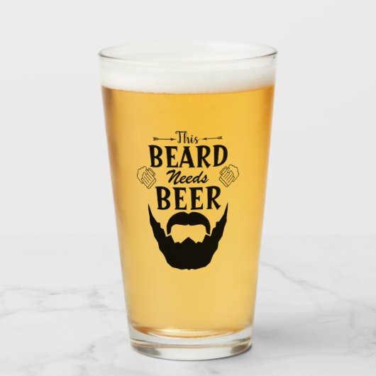 Deze baard heeft een biertje nodig, glazen beker (Voorkant gevuld)