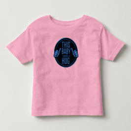 deze baby heeft een knuffel nodig kinder shirts