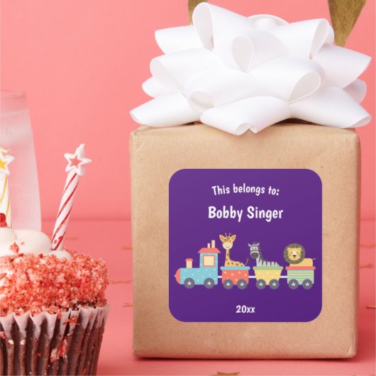 Deze behoort tot Back to School Speelgoed Zoo Trai Vierkante Sticker (Feest)