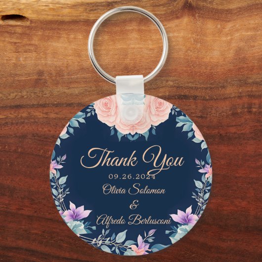 Deze Blush Pink en Navy Blue Floral Elegant Sleutelhanger (Voorkant)