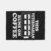 Deze dierenarts draait op koffie grafische grappig fleece deken (Voorkant (Horizontaal))