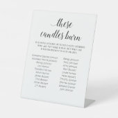 Deze elegante kaarsen branden het familieherenigin reclamebord met voetstuk (Voorkant)