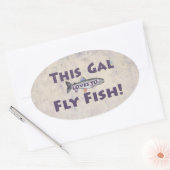 Deze Gal houdt van vliegen. forelvisserij Ovale Sticker (Envelop)