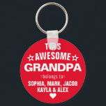 Deze Geweldige opa behoort tot het rode Vaderdag Sleutelhanger<br><div class="desc">Deze Geweldige opa opa behoort tot Star Vaderdag Burgundy Maroon Red White Sleutelhanger personaliseer deze met de namen van uw kinderen.</div>