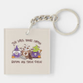 Deze heks heeft koffie nodig sleutelhanger (Achterkant)