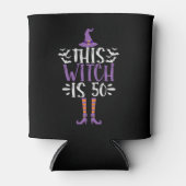 Deze heks is 50th Funny Spooky Halloween Birthday Blikjeskoeler (Voorkant)