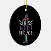 Deze heks is de 70e Funny Halloween Birthday Gift Keramisch Ornament (Rechts)