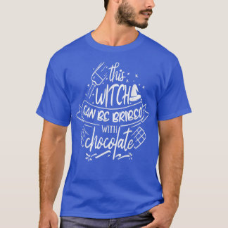 Deze heks kan worden omgekocht met chocolade t-shirt