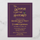 Deze heks krijgt gehitte Bachelorette party Folie Uitnodiging (Voorkant)