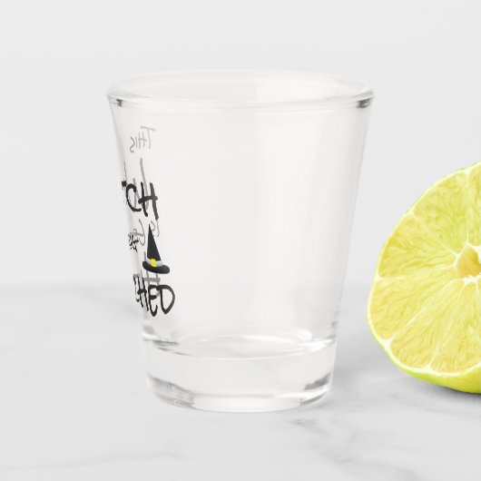 Deze heks krijgt gehitte bril. shot glas (Rechts)