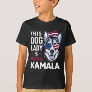 Deze hondendame stemt op Kamala T-shirt