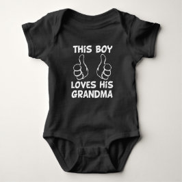 Deze jongen houdt van zijn lieve oma baby romper