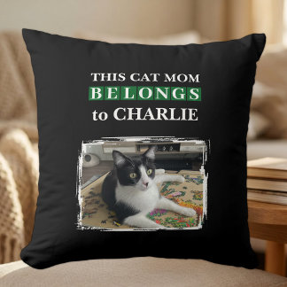 Deze kattenmoeder is van naam foto zwart groen kussen