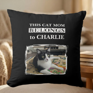 Deze kattenmoeder is van naam foto zwart wit kussen