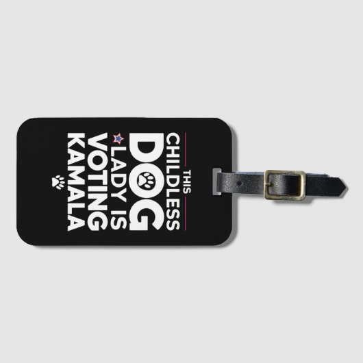 Deze kinderloze hondendame stemt Kamala-verkiezing Bagagelabel (Voorkant (horizontaal))