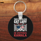 Deze kinderloze kattendame stemt Kamala 2024 Sleutelhanger (Voorkant)