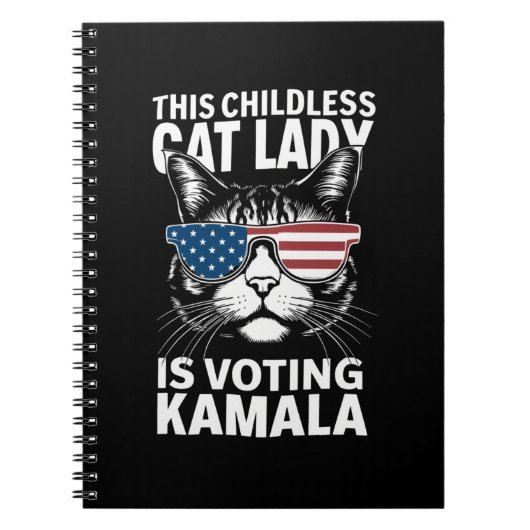 Deze kinderloze kattendame stemt Kamala-Harris 24 Notitieboek (Voorkant)