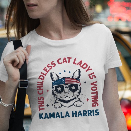 Deze kinderloze kattendame stemt Kamala Harris T-shirt
