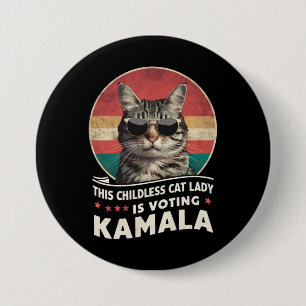 Deze kinderloze kattenvrouw stemt op Kamala Ronde Button 7,6 Cm
