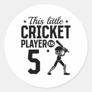 Deze Kleine Cricketspeler Is 5 Jaar Oud - 5de Verj Ronde Sticker