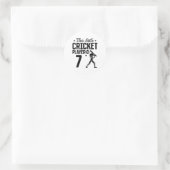 Deze Kleine Cricketspeler Is 7 Jaar Oud - 7e Verja Ronde Sticker (Tas)