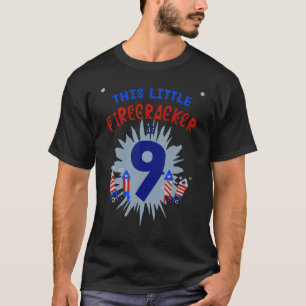 Deze kleine voetzoeker is negen 9 jongen meisje 9t t-shirt