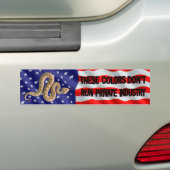 Deze kleuren leiden de particuliere industrie niet bumpersticker (Op auto)
