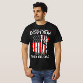 Deze kleuren voeren het citaat van de Financieit v T-shirt (Voorkant volledig)