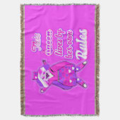 Deze koningin leeft volgens haar eigen regels deken (Voorkant Verticaal)