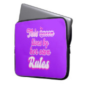 Deze koningin leeft volgens haar eigen regels Elec Laptop Sleeve (Voorkant Links)
