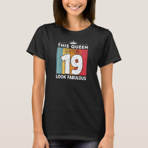 Deze koningin maakt 19 jaar lang 19 jaar verbluffe t-shirt