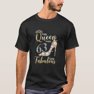 Deze koningin maakt 63 jaar verbluffend een uiterl t-shirt