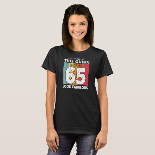 Deze koningin maakt 65 jaar lang een verbluffend u t-shirt (Voorkant volledig)