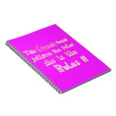 Deze koningin volgt nooit de regels van het roze n notitieboek (Rechterzijde)