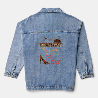 Deze koningin werd in mei 2002 geboren als Brown S Denim Jacket