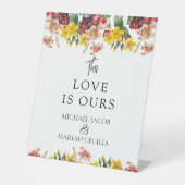 Deze liefde is van ons | Floral Wedding Welkom Reclamebord Met Voetstuk (Voorkant)