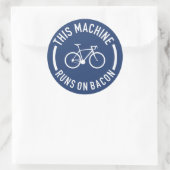 Deze machine draait op Bacon Ronde Sticker (Tas)