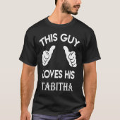 Deze man houdt van zijn TABITHA valentijn hart T-shirt (Voorkant)