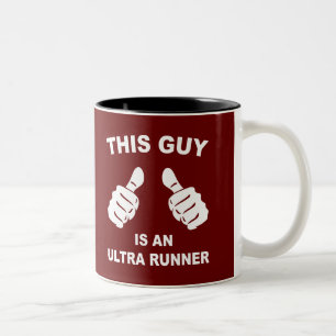 Deze man is een ultra-runner tweekleurige koffiemok