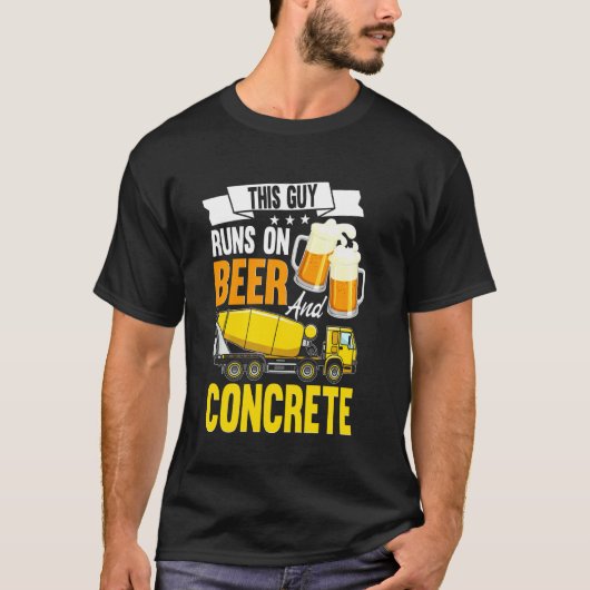 Deze man loopt op bier en beton afwerking. t-shirt (Voorkant)