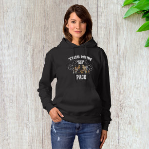 Deze moeder houdt van haar pakje. hoodie