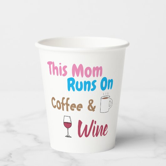 Deze moeder loopt op koffie en wijn papieren bekers (Voorkant)