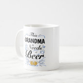 Deze oma heeft een bier nodig koffiemok (Voorkant links)