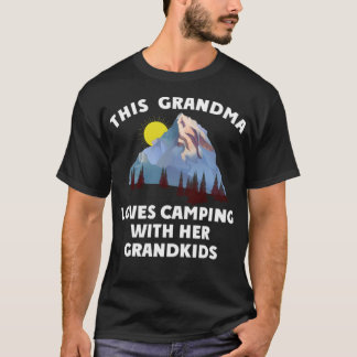 Deze oma houdt van kamperen met haar kleinkinderen t-shirt