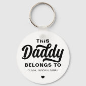 Deze pappa behoort tot Vaderdag Black White Sleutelhanger (Voorkant)