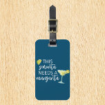 Deze Senorita heeft een Margarita nodig Bagagelabel<br><div class="desc">Dit ontwerp werd gecreeerd door digitale kunst. Het kan worden gepersonaliseerd door de pas verdere optie te kiezen. Neem contact met me op colorflowcreations@gmail.com als je dit ontwerp op een ander product wilt gebruiken. Koop mijn oorspronkelijke abstracte acrylschilderij te koop op www.etsy.com/shop/colorflowart. Zie meer van mijn creaties of volg me...</div>