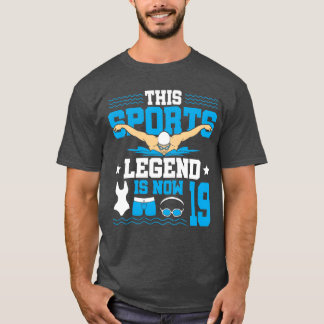 Deze sportlegende is nu 19 zwemmen 19e vrienden t-shirt