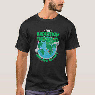 Deze stralingstherapeut geeft om de aarde Nat T-shirt